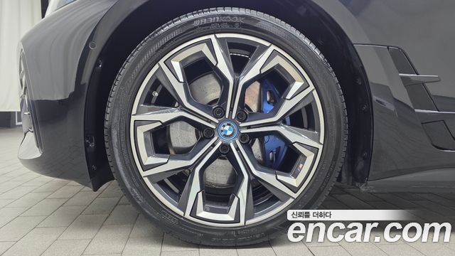 BMW i4 eDrive40 M Sports Pro 2023 — фото 5