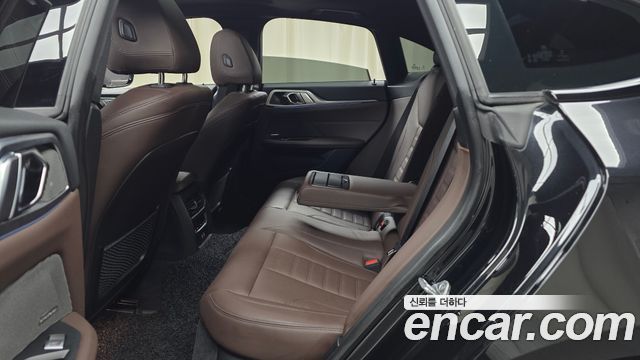 BMW i4 eDrive40 M Sports Pro 2023 — фото 12