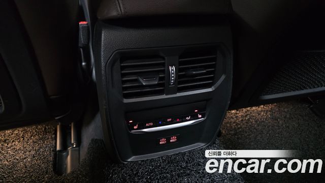BMW i4 eDrive40 M Sports Pro 2023 — фото 18