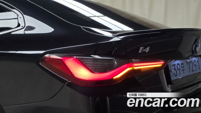 BMW i4 eDrive40 M Sports Pro 2023 — фото 23