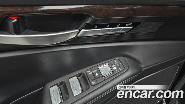 Genesis EQ900 3.3 T-GDI AWD Luxury 2017 — фото 30