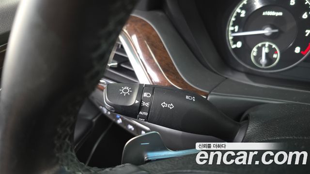 Genesis EQ900 3.3 T-GDI AWD Luxury 2017 — фото 34