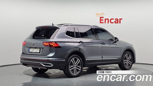 Volkswagen Tiguan Allspace 2.0 TSI Prestige 2023 — фото 2