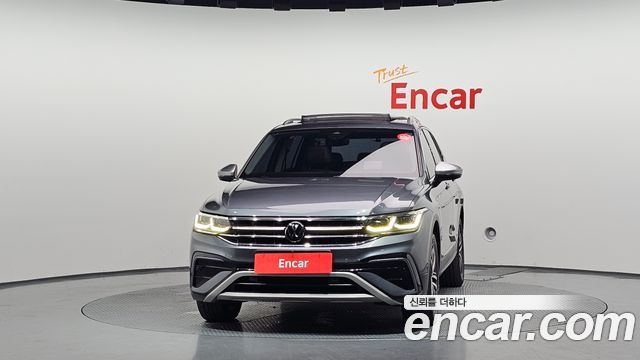 Volkswagen Tiguan Allspace 2.0 TSI Prestige 2023 — фото 3