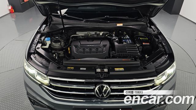 Volkswagen Tiguan Allspace 2.0 TSI Prestige 2023 — фото 6