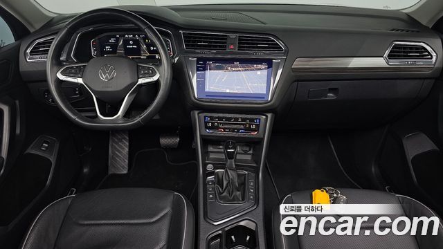 Volkswagen Tiguan Allspace 2.0 TSI Prestige 2023 — фото 7