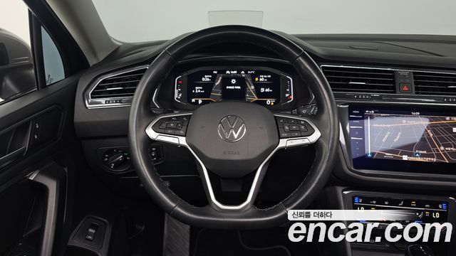 Volkswagen Tiguan Allspace 2.0 TSI Prestige 2023 — фото 13