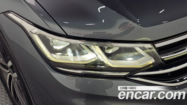 Volkswagen Tiguan Allspace 2.0 TSI Prestige 2023 — фото 22