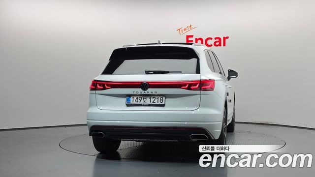 Volkswagen Touareg (III) 3.0 TDI Prestige 2024 — фото 4