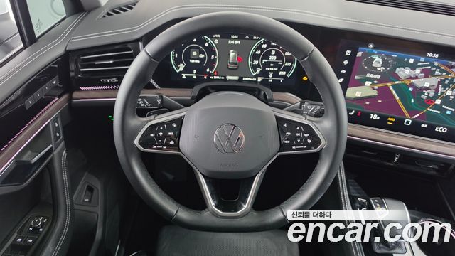 Volkswagen Touareg (III) 3.0 TDI Prestige 2024 — фото 13