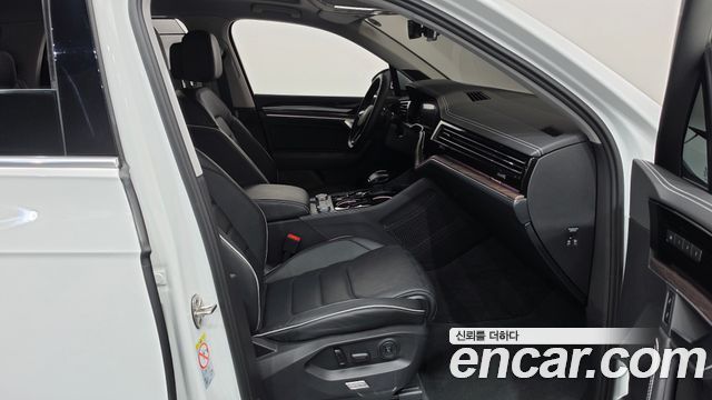 Volkswagen Touareg (III) 3.0 TDI Prestige 2024 — фото 26