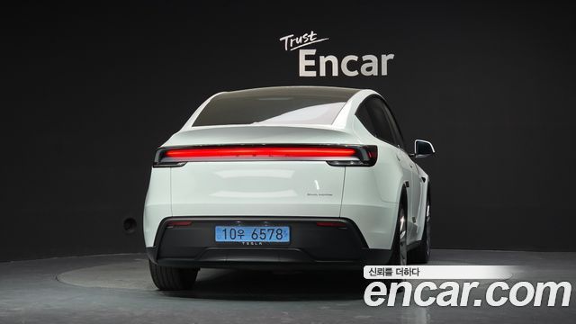 Tesla Model Y Long Range AWD 2025 — фото 4