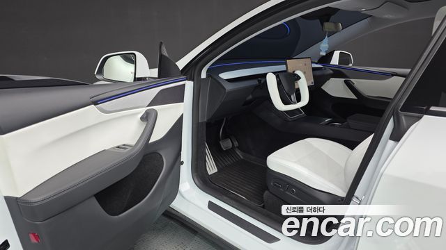 Tesla Model Y Long Range AWD 2025 — фото 10
