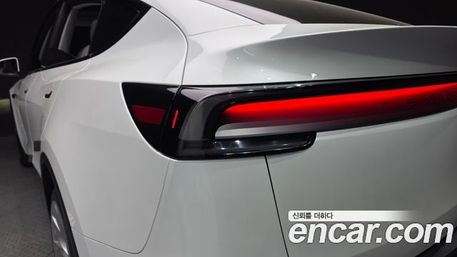 Tesla Model Y Long Range AWD 2025 — фото 23