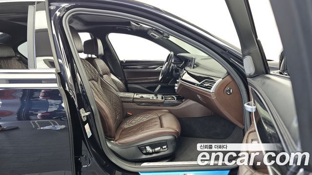 BMW 7 Series (G11) 740i M Sport 2021 — фото 11