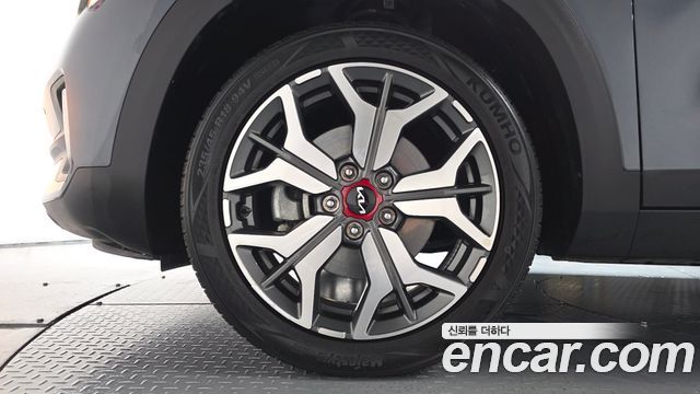 Kia Seltos Gasoline 1.6 Turbo 4WD Signature 2023 — фото 5