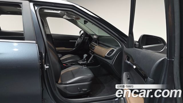 Kia Seltos Gasoline 1.6 Turbo 4WD Signature 2023 — фото 26