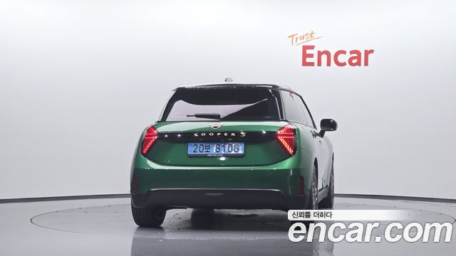 MINI Cooper Electric (IV) SE Favoured 2024 — фото 4