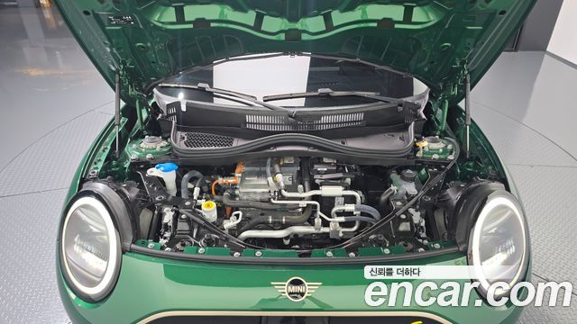 MINI Cooper Electric (IV) SE Favoured 2024 — фото 6