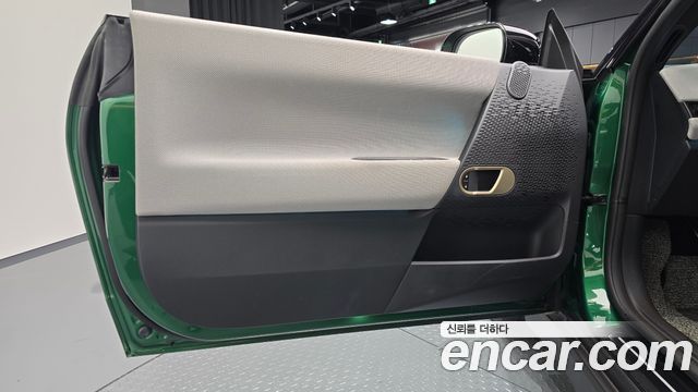 MINI Cooper Electric (IV) SE Favoured 2024 — фото 24