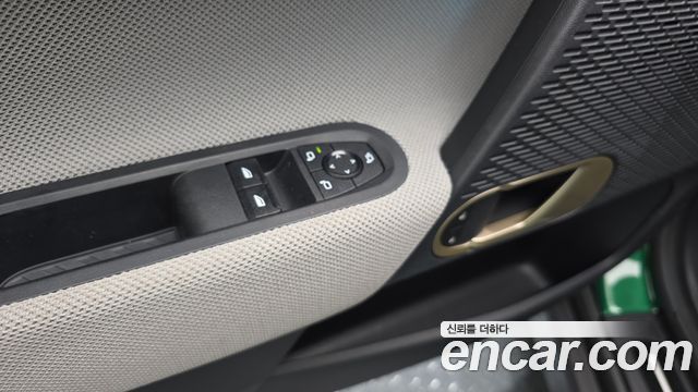 MINI Cooper Electric (IV) SE Favoured 2024 — фото 27