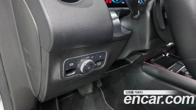 Mercedes-Benz GLB-Class (X247) GLB200 d 2021 — фото 27