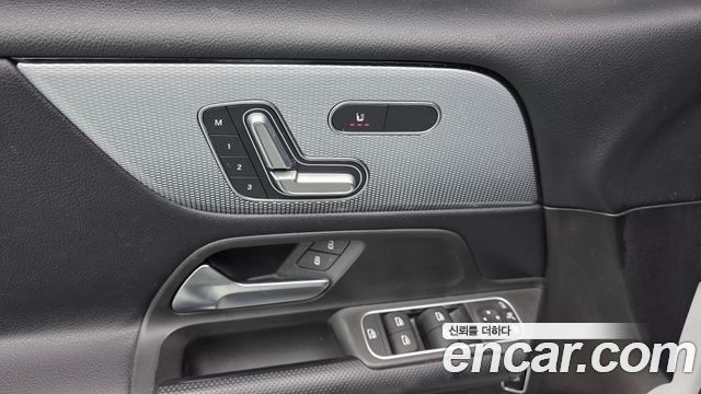 Mercedes-Benz GLB-Class (X247) GLB200 d 2021 — фото 29
