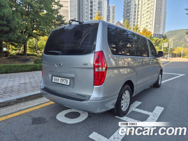 Hyundai Grand Starex Van 5-Seater Modern 2021 — фото 2