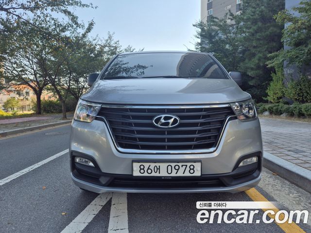 Hyundai Grand Starex Van 5-Seater Modern 2021 — фото 3