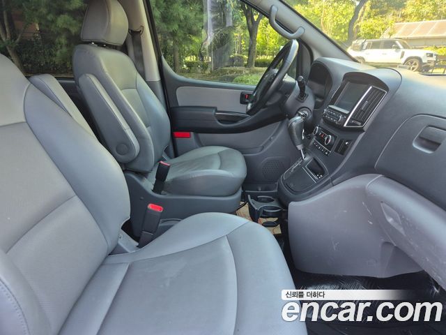Hyundai Grand Starex Van 5-Seater Modern 2021 — фото 10