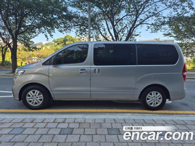Hyundai Grand Starex Van 5-Seater Modern 2021 — фото 15