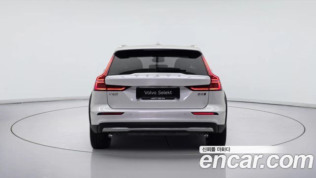 Volvo V60 Cross Country (II) B5 Ultra AWD 2026 — фото 4