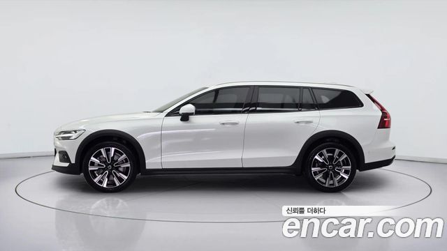 Volvo V60 Cross Country (II) B5 Ultra AWD 2026 — фото 5