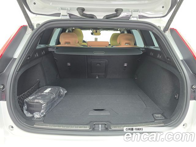 Volvo V60 Cross Country (II) B5 Ultra AWD 2026 — фото 20