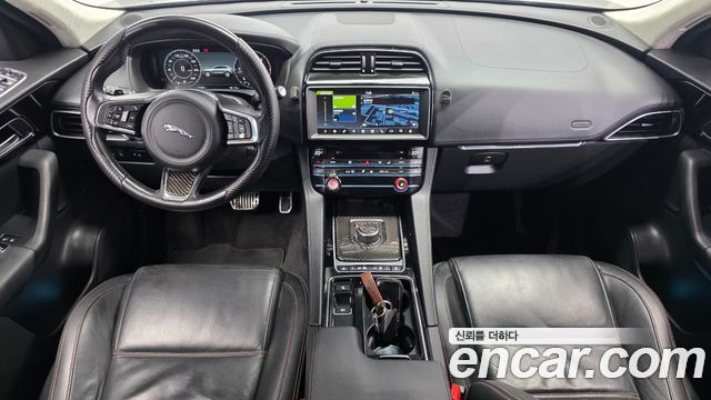 Jaguar F-PACE 20d Prestige 2019 — фото 7