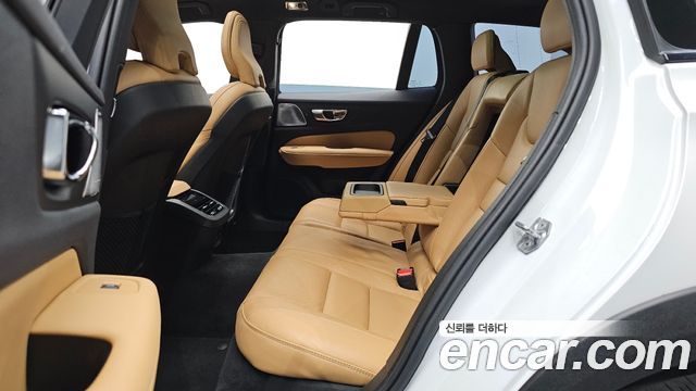 Volvo V60 Cross Country (II) T5 Pro AWD 2019 — фото 11