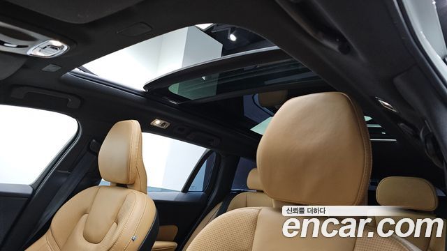 Volvo V60 Cross Country (II) T5 Pro AWD 2019 — фото 16