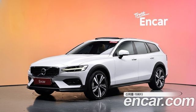 Volvo V60 Cross Country (II) T5 Pro AWD