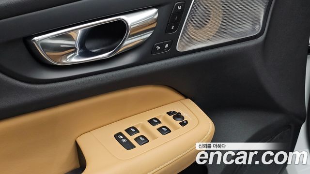Volvo V60 Cross Country (II) T5 Pro AWD 2019 — фото 29