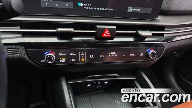 Kia Sportage (V) Gasoline 1.6 Turbo 4WD Noblesse 2025 — фото 17