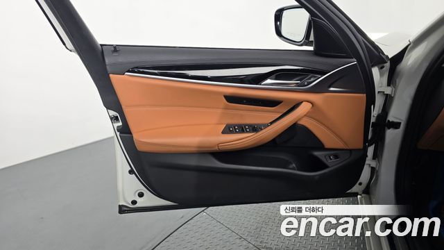 BMW 5 Series (G30) 520i Luxury 2020 — фото 24
