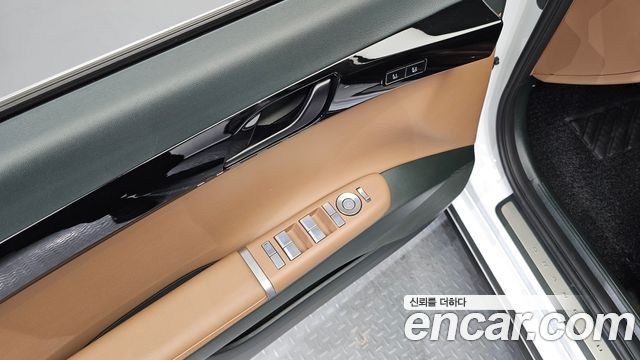 Hyundai Grandeur (GN7) 2,5 Gasoline 2WD Exclusive 2025 — фото 13