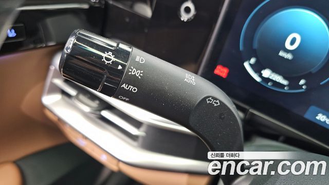 Hyundai Grandeur (GN7) 2,5 Gasoline 2WD Exclusive 2025 — фото 19