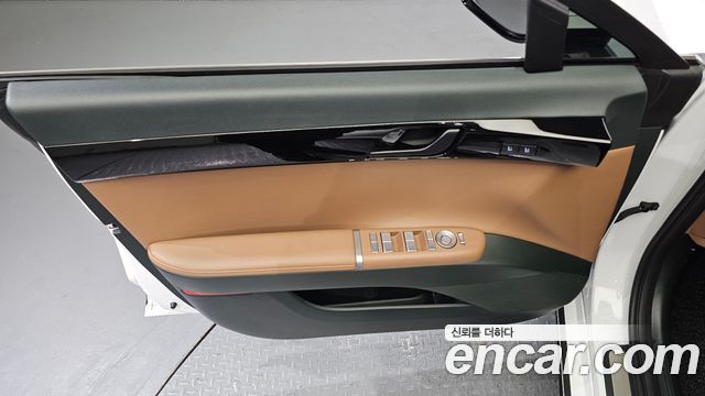 Hyundai Grandeur (GN7) 2,5 Gasoline 2WD Exclusive 2025 — фото 24
