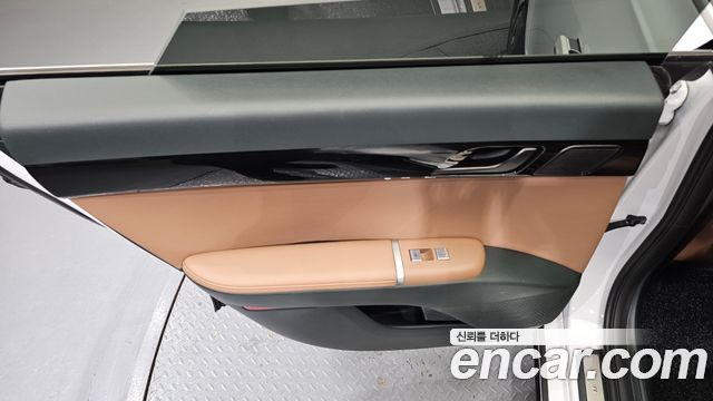 Hyundai Grandeur (GN7) 2,5 Gasoline 2WD Exclusive 2025 — фото 25