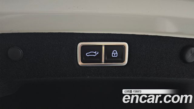 Hyundai Grandeur (GN7) 2,5 Gasoline 2WD Exclusive 2025 — фото 31