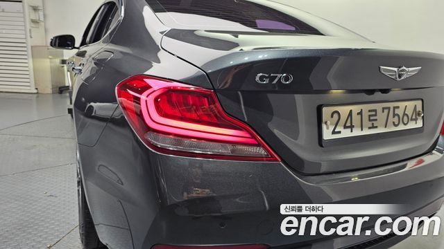 Genesis G70 2.0T AWD Advanced 2018 — фото 23