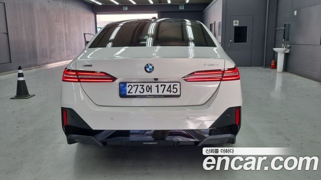BMW 5 Series (G60) 530i xDrive M Sport 2025 — фото 4