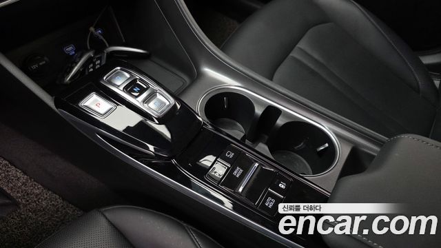 Hyundai Sonata (DN8) 2.0 Premium Family 2021 — фото 9