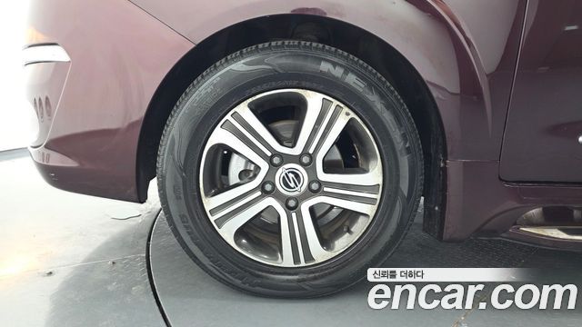 KG Mobility (SsangYong) Korando Turismo 4WD GT 9-seater 2015 — фото 5